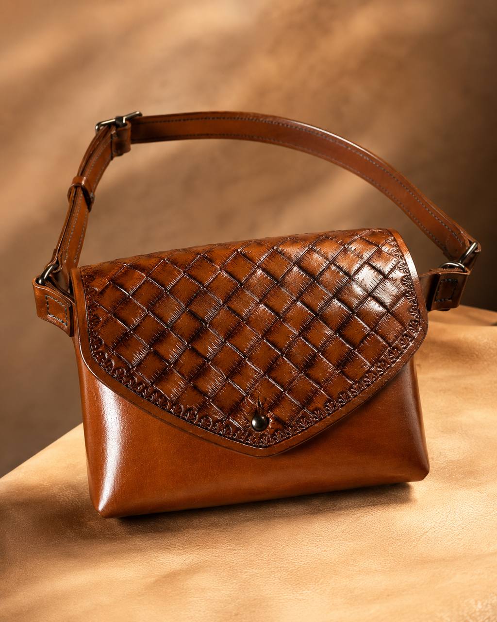 Basketweave leather bag used in the Trotter’s Leather website